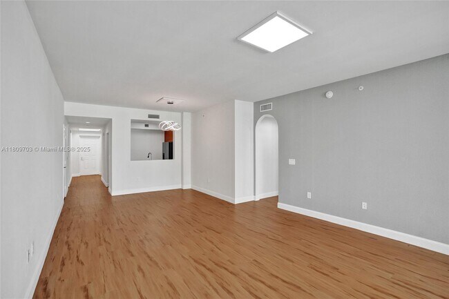 Building Photo - 3340 NE 190th St