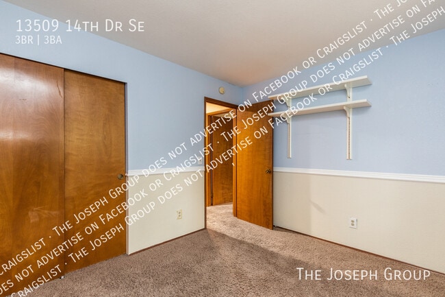 Building Photo - 13509 14th Dr SE