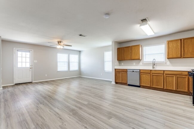Building Photo - 7752 Highpoint Ridge