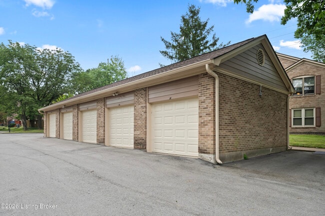 Building Photo - 10331 Shelbyville Rd