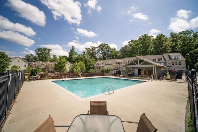Building Photo - 1595 Ridgebrook Downs