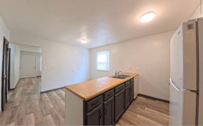 Building Photo - 2605 Eastview Dr