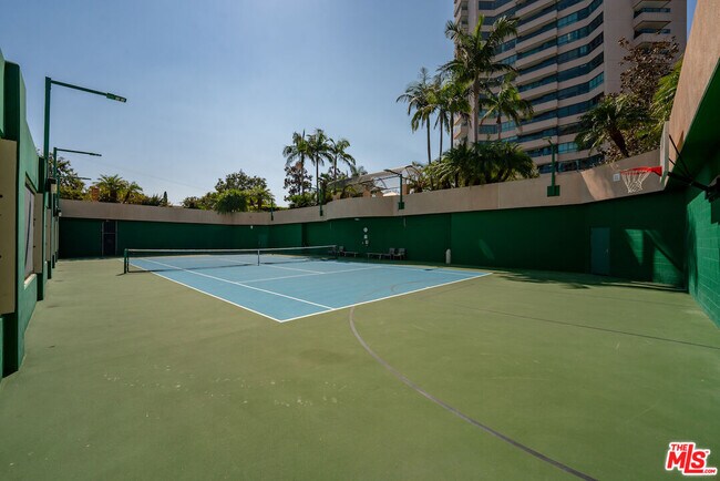Building Photo - 10490 Wilshire Blvd
