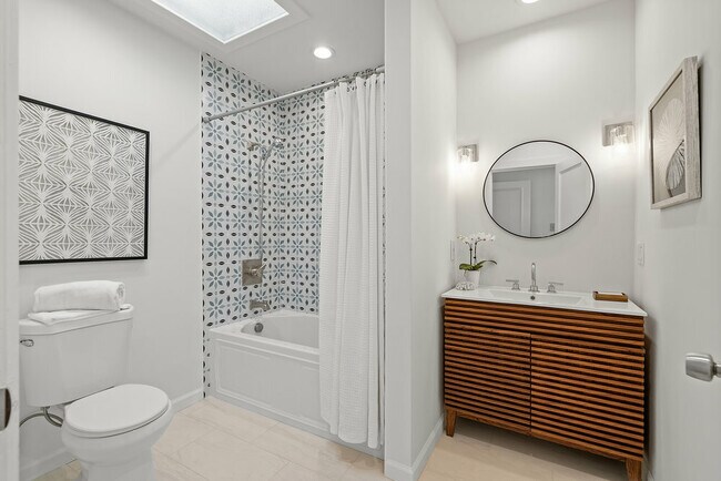 Building Photo - 724 Teresita Blvd