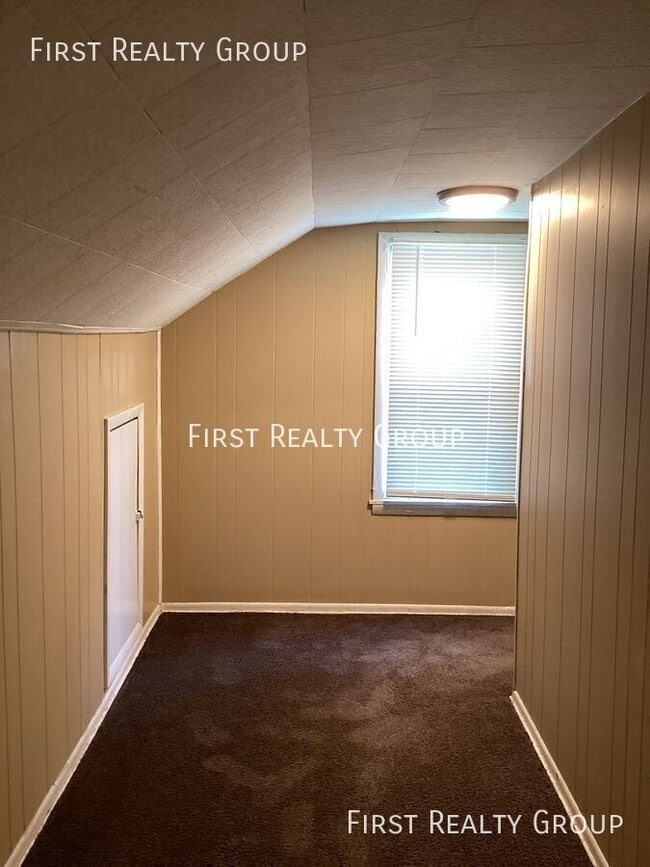 Building Photo - 5290 Derby Rd