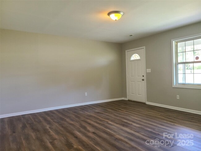 Building Photo - 8149 Westbourne Dr