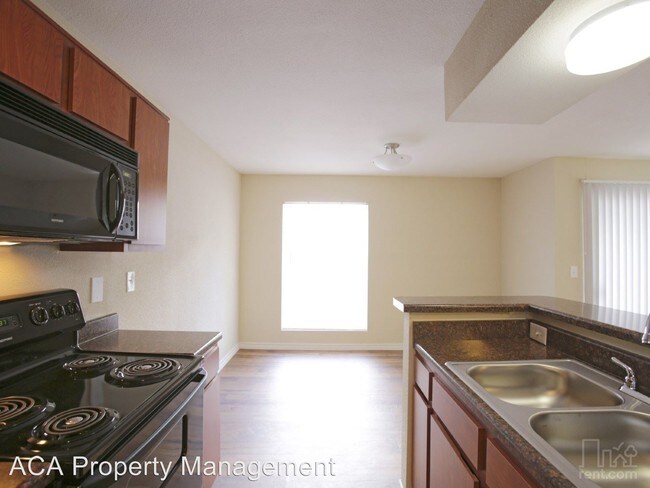 Building Photo - 241 Seville Dr