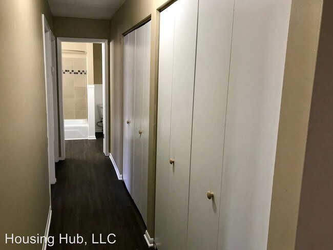 Building Photo - 795 6th St E