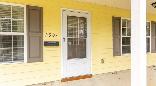 Building Photo - 3BR/2BA — Fenced Yard, Gated Parking, Lawn & Pest Included | Available 7/27