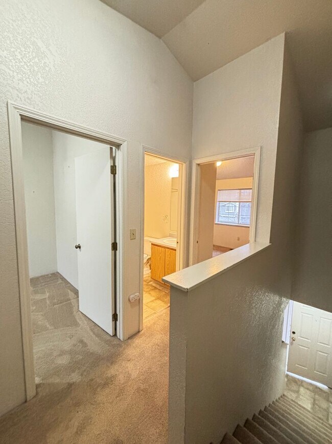 Building Photo - Grant Creek Condo