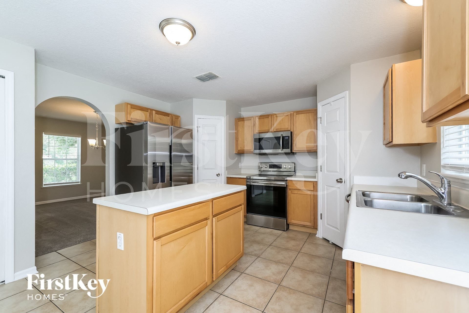 Building Photo - 104 Cabrillo Dr