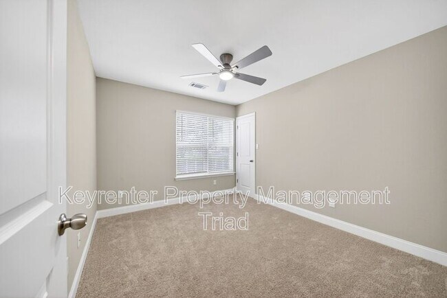Building Photo - 1153 Hawick Dr