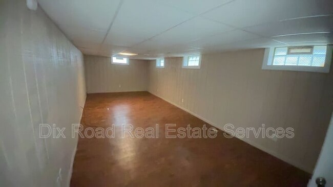 Building Photo - 677 Mark Ave