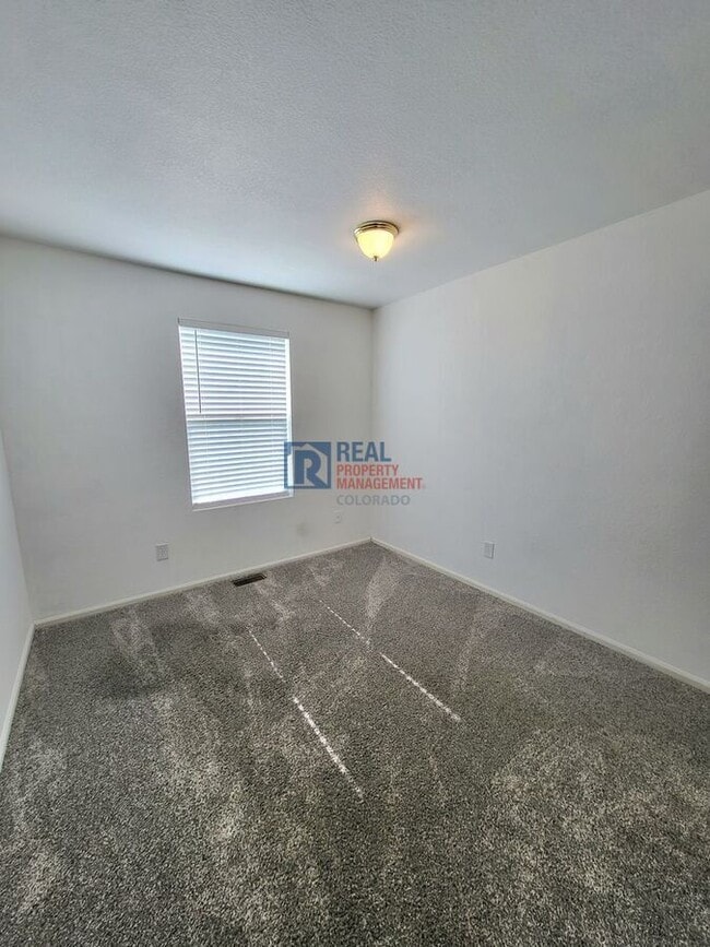 Building Photo - 5467 S Quatar Ct