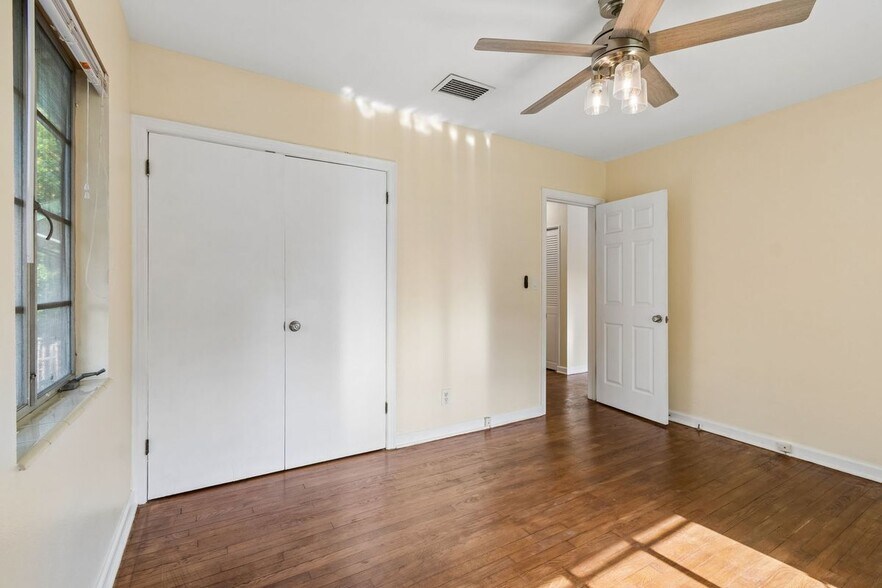 Building Photo - 1101 27th St N