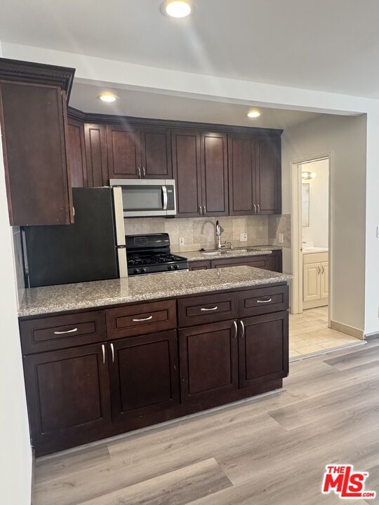 Building Photo - 137 Crescent Dr