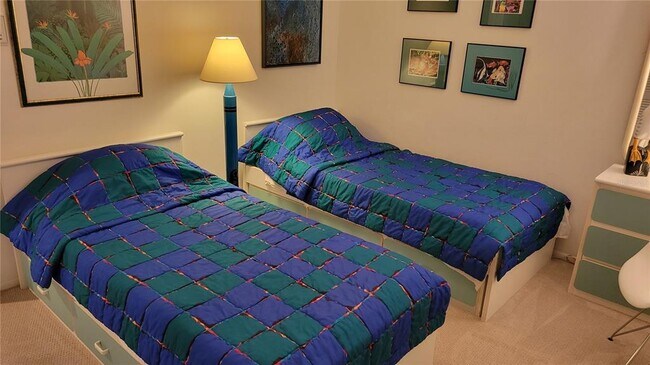 Building Photo - 638 S Owl Dr