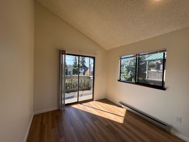 Building Photo - 2111 Knox Ave