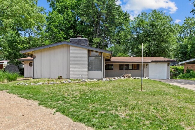 Building Photo - 12 Country Ln