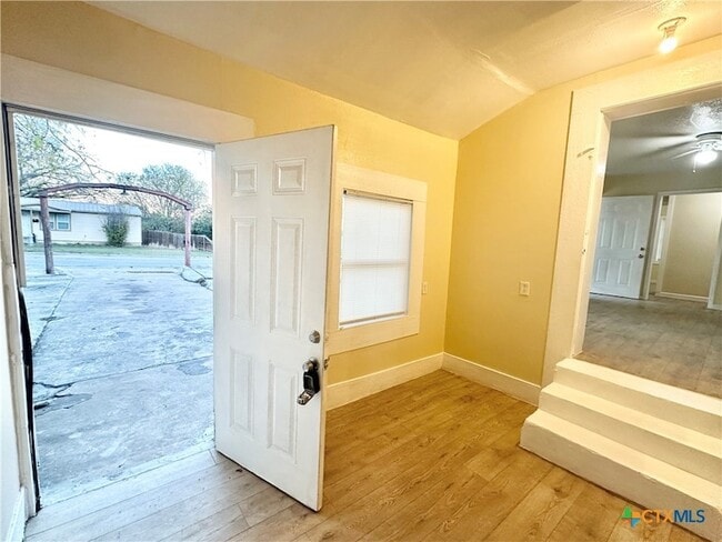 Building Photo - 104 E Fowler Ave