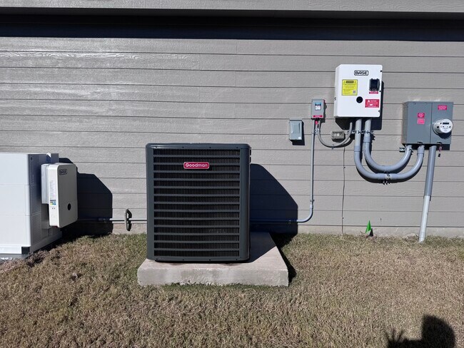 Building Photo - 5900 Crystal Water Wy