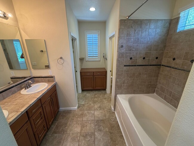 Building Photo - 5028 Ocean Ln