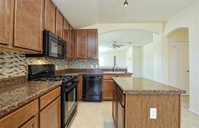 Building Photo - 811 Encinita Dr