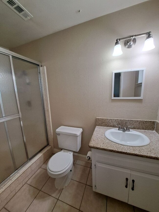 Building Photo - Stunning 4-Bedroom Kerman Home with Swimming Pool Available Soon!