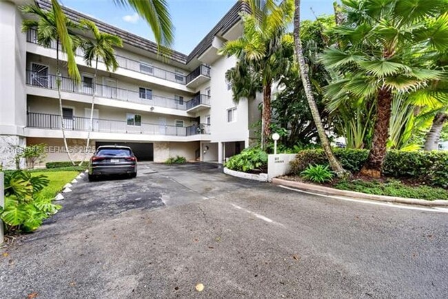 Building Photo - 6815 Edgewater Dr