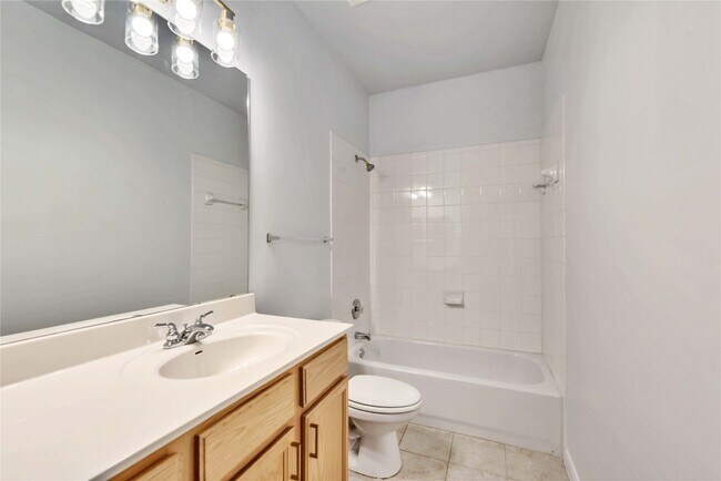 Building Photo - 2900 S Lakeline Blvd
