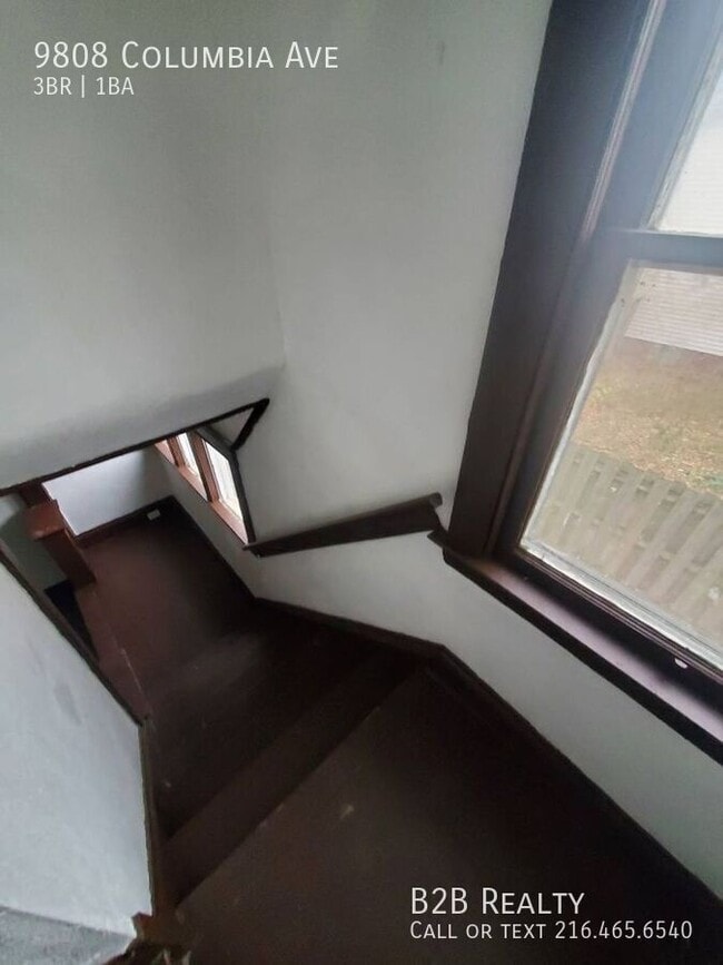 Building Photo - 9808 Columbia Ave