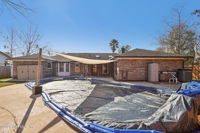 Building Photo - 1854 Lakotna Dr