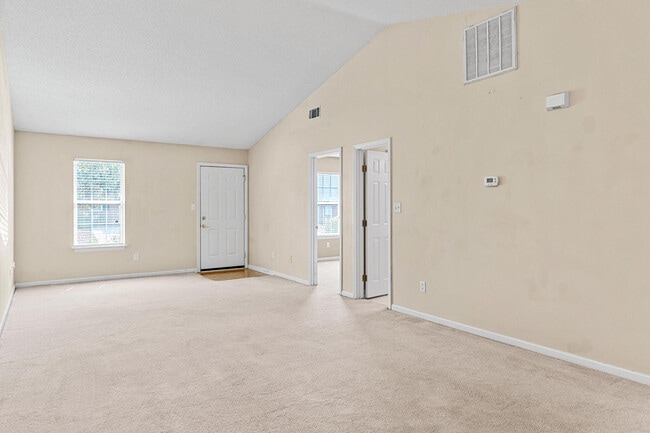 Building Photo - 2019 Emerald Bay Dr