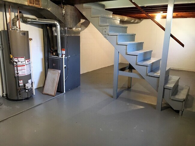 Building Photo - 3201-3205 Norwood St