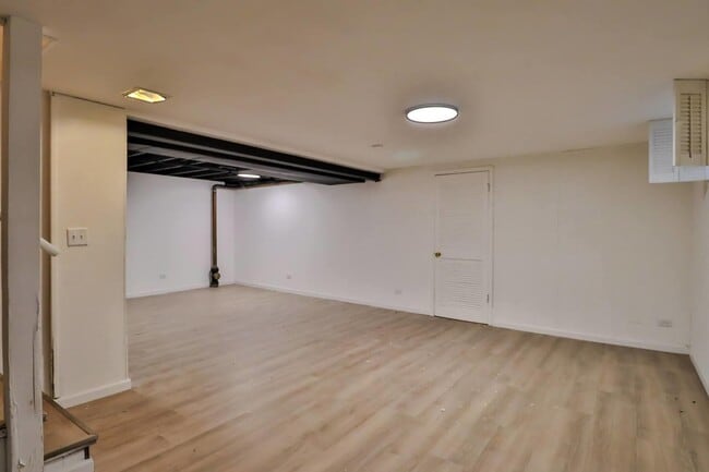 Building Photo - 30W162 Claymore Ln