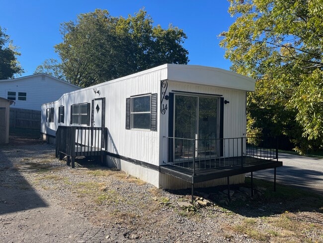 Building Photo - 35 Brookdale Rd