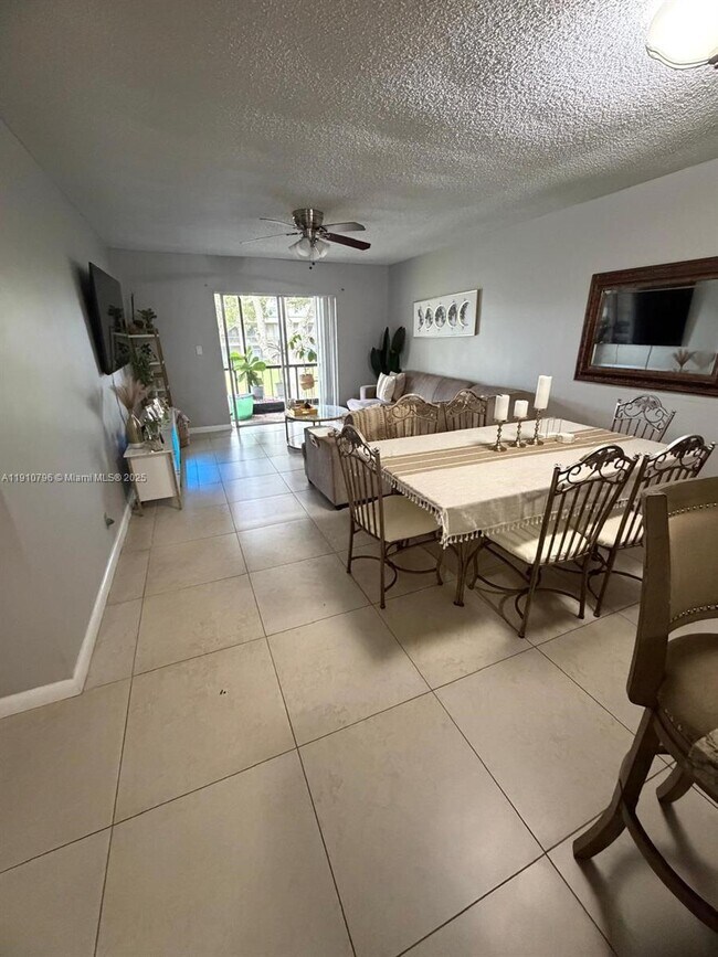 Building Photo - 4124 NW 88th Ave