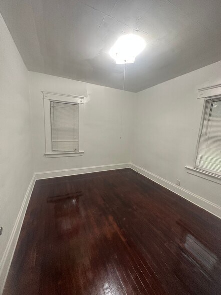 Building Photo - 13501 4th Ave
