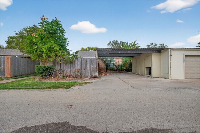 Building Photo - 10913 Bexley Dr