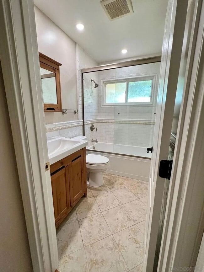 Building Photo - Single Story Home in San Diego!