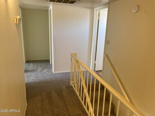 Building Photo - 1327 W Straford Dr