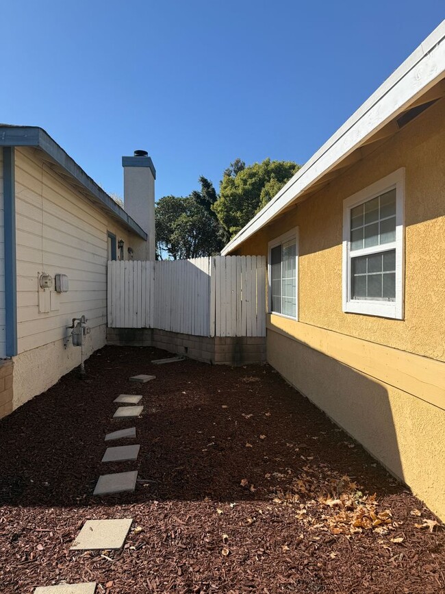 Building Photo - Orcutt Single Story Home Near Righetti and...