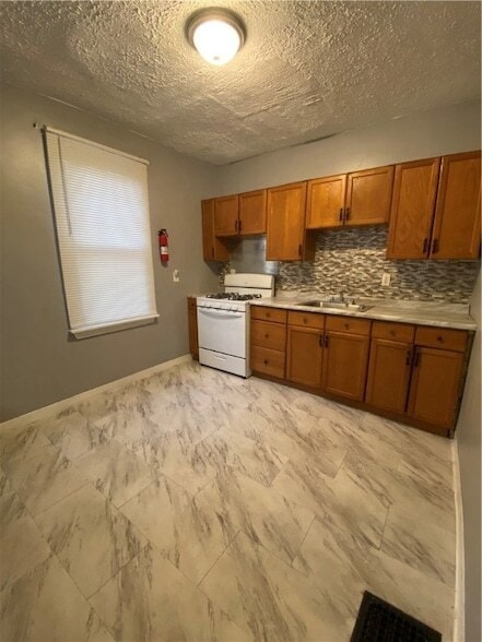 Building Photo - 213 Copeland St