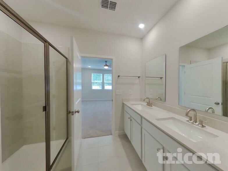 Building Photo - 14897 Praline Ct