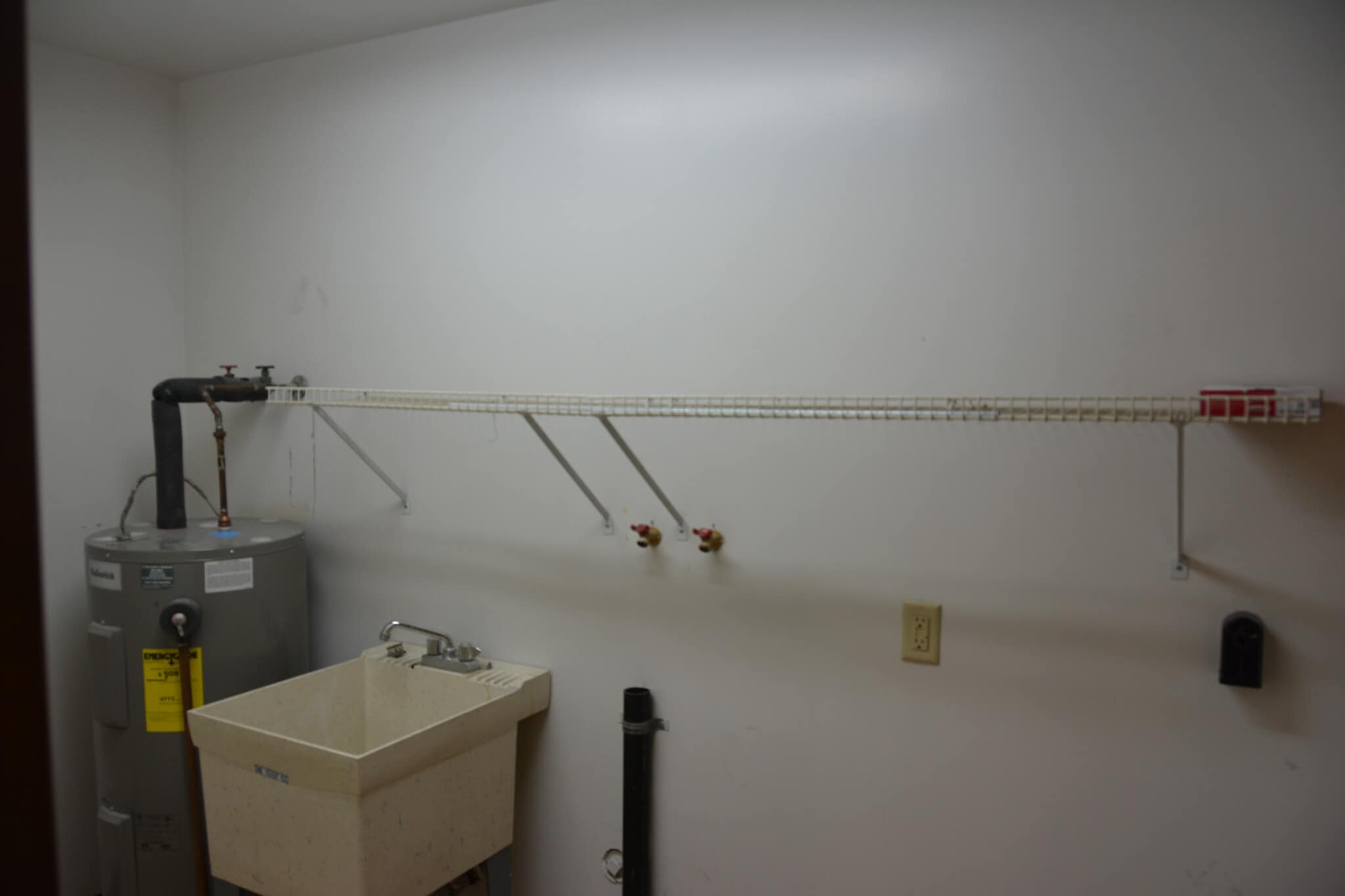 Laundry Room - 301 E 1st Ave