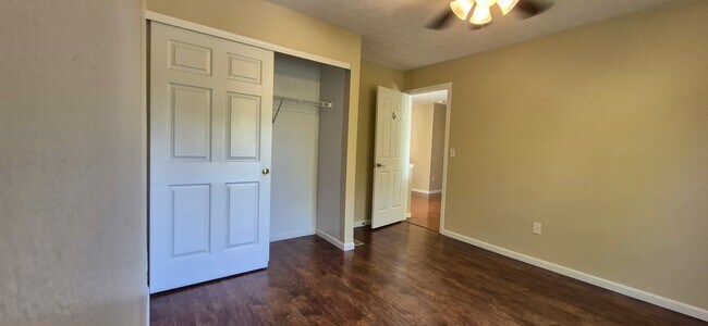 Building Photo - 2999 Iowa Ct