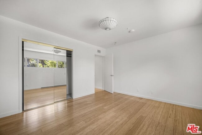 Building Photo - 3133 Barbydell Dr