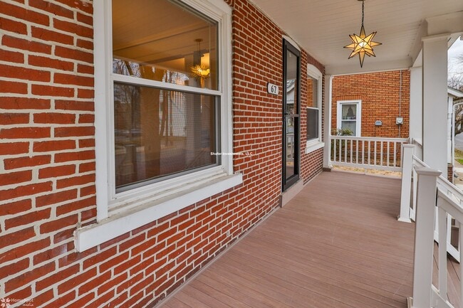 Building Photo - 67 W Laurel St