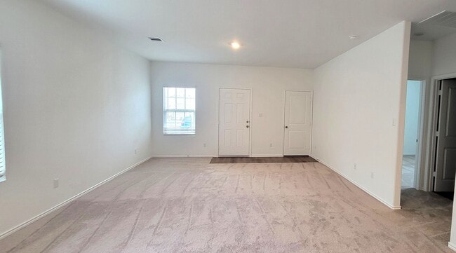 Building Photo - Great Single Story in Bastrop Grove