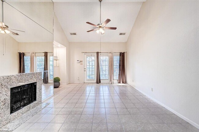 Building Photo - 16800 Sugar Pine Dr